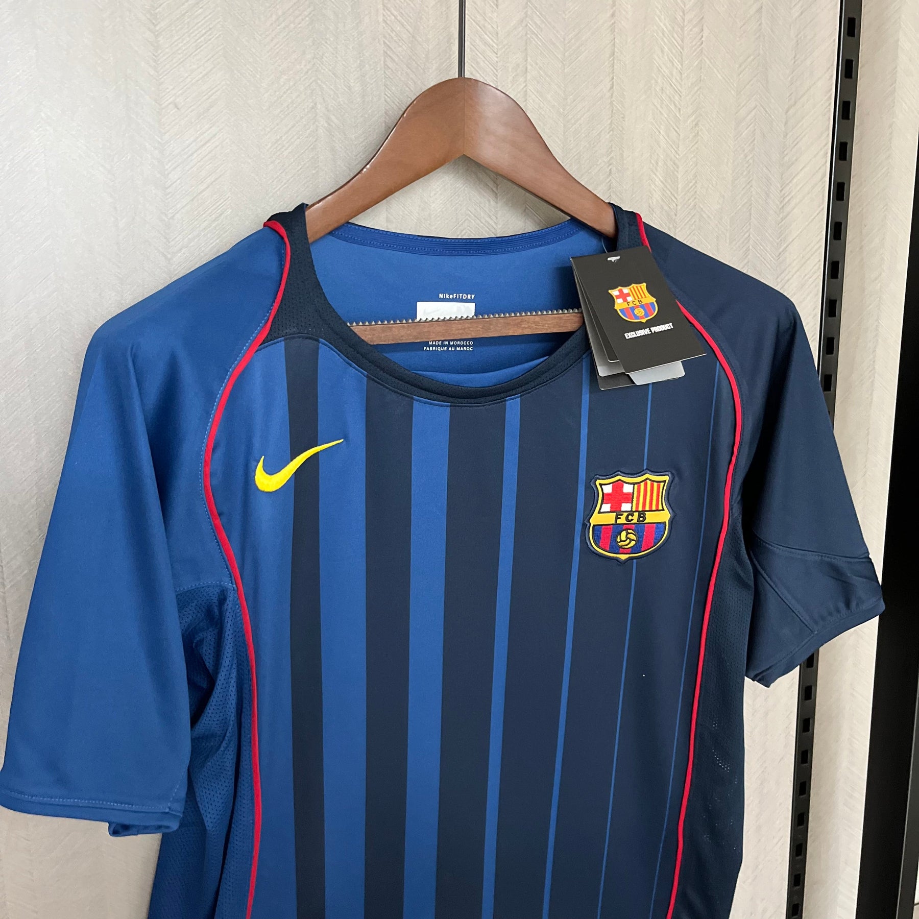 Barcelona Retro 2004/05 away