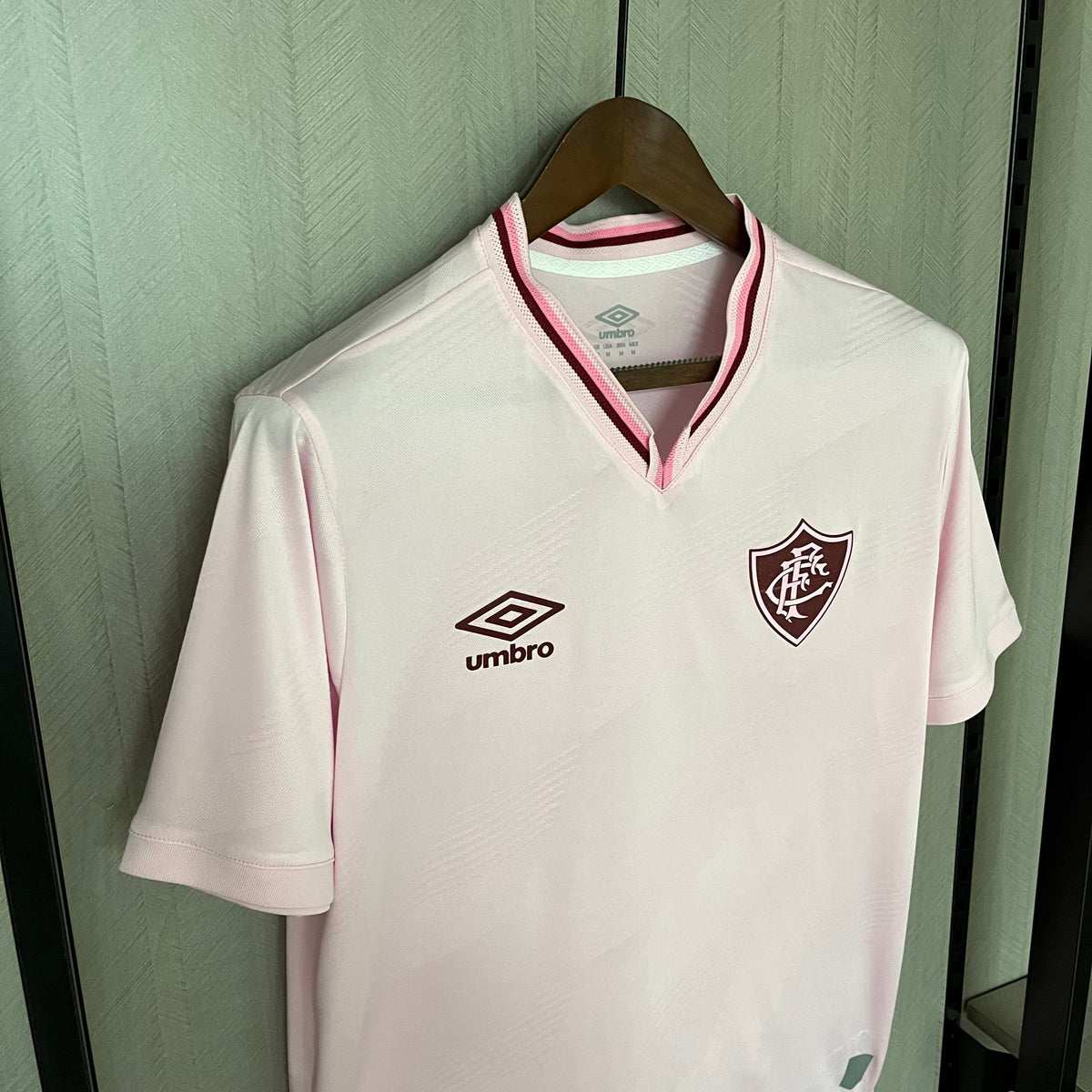 Camisa do Fluminense outubro rosa