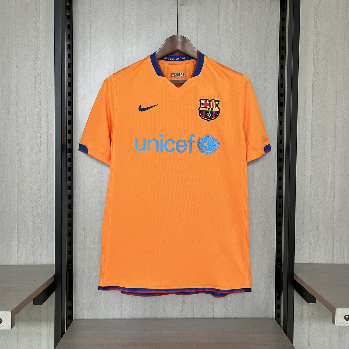 Barcelona Retro 2006/07 away