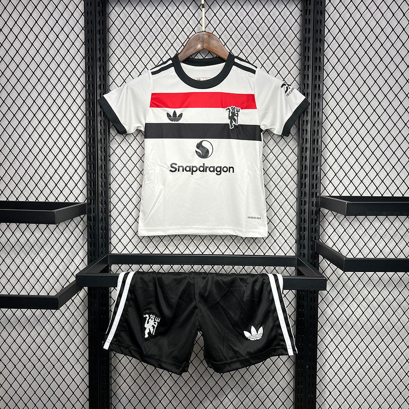 Kit Infantil Manchester United 24/25 - Branco e Vermelho