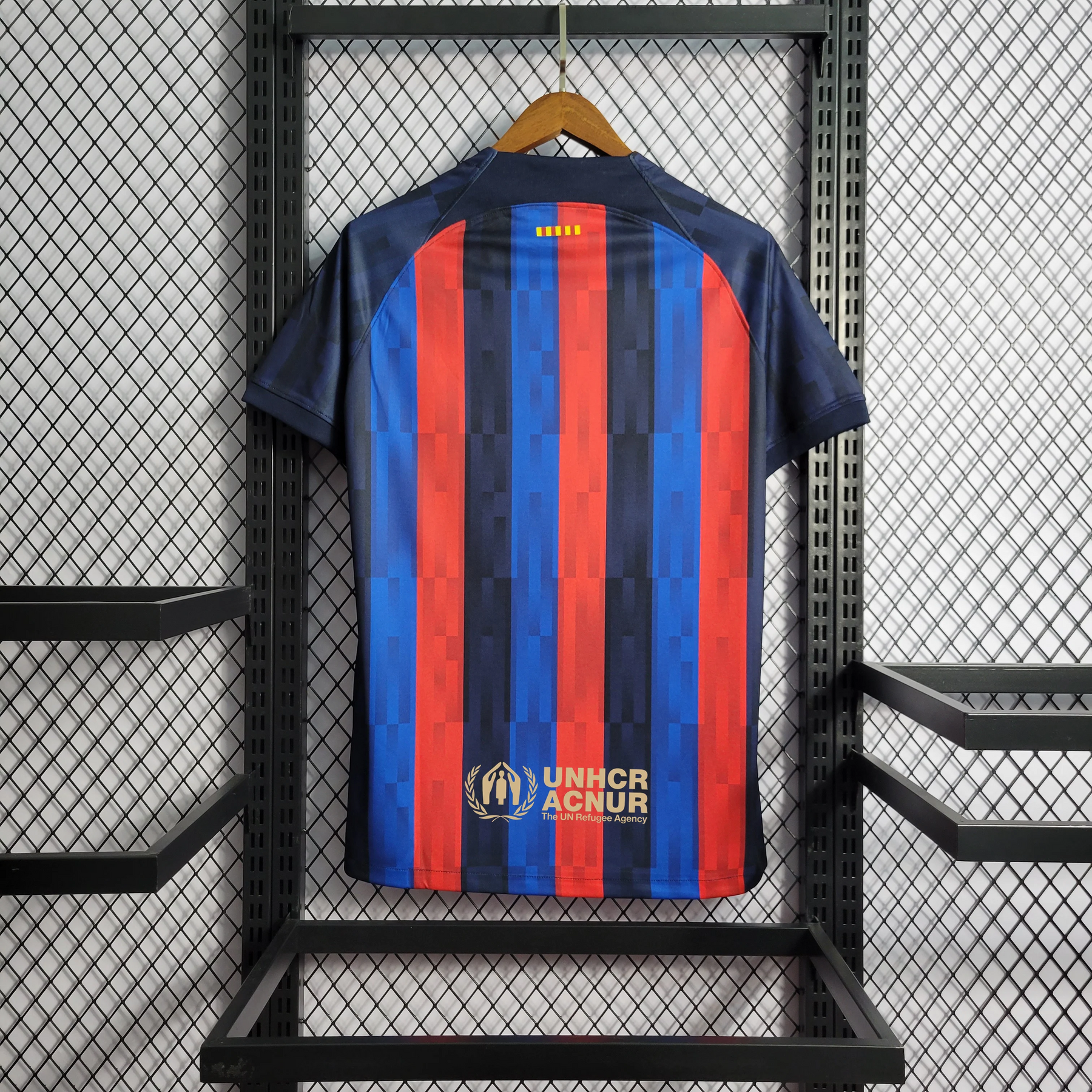 Camisa Barcelona Edição Especial Rosalía Motomami 22/23 Vermelha e Azul Masculina