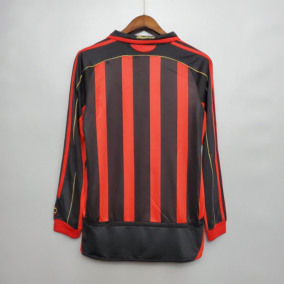 Camisa Retro Manga Longa Milan 06/07 - Preto e Vermelho