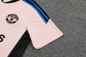 Camiseta Manchester United 23/24 - Treino - Rosa