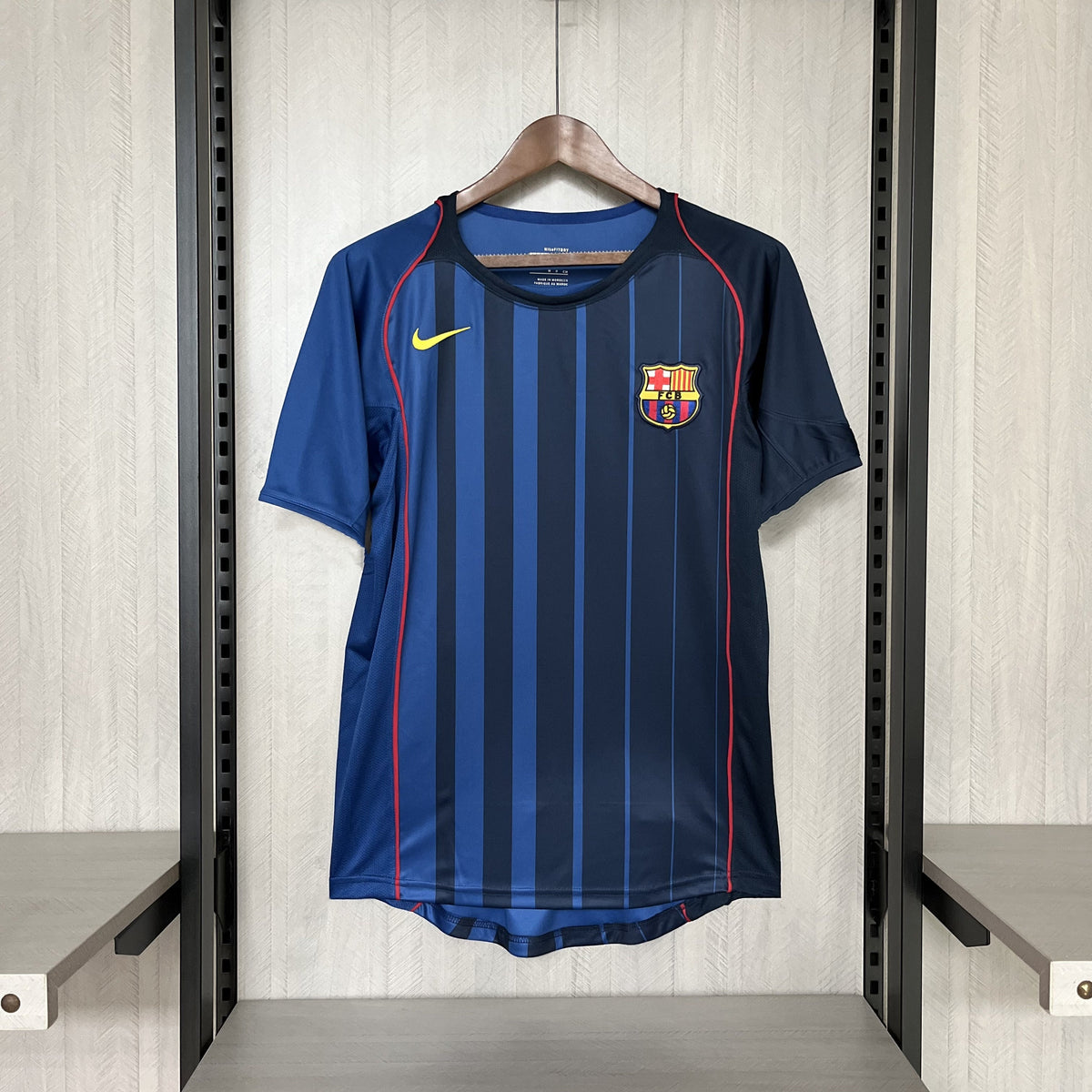 Barcelona Retro 2004/05 away