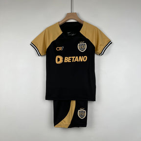 Kit Infantil Sporting III 23/24 CR7 - Preto e Dourado